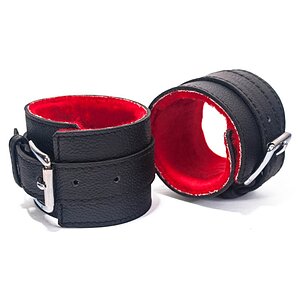 Cătușe Din Piele Cu Cataramă Devil Sticks Negru